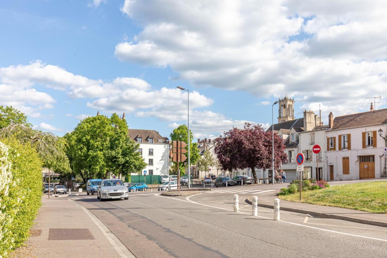 Chic Apart With Parking Lägenhet Mantes-la-Jolie Exteriör bild